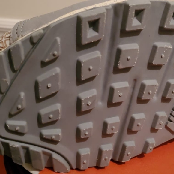 🌟 Laser etched 🌟aerial view of New York Air Max - Picture 5 of 10